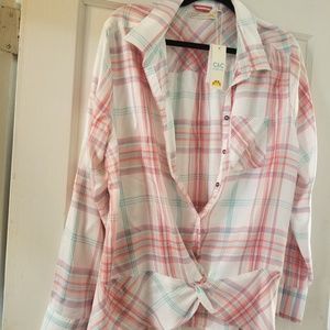 Lightweight knot front detail plaid top